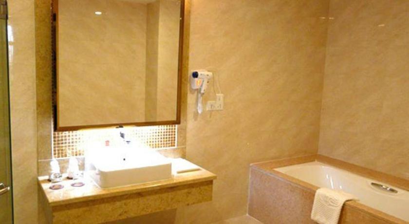 Шэньчжэнь: Vienna Hotel Shenzhen Bantian Wuhe Avenue Branch