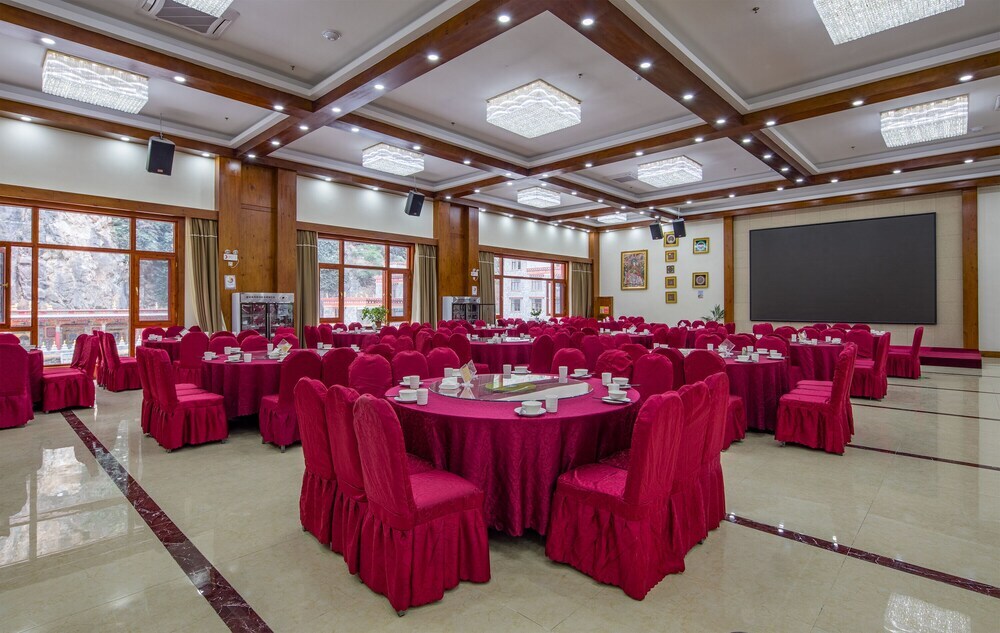 Шангри-Ла: Shangri-La Balagezong Shuizhuang Hotel