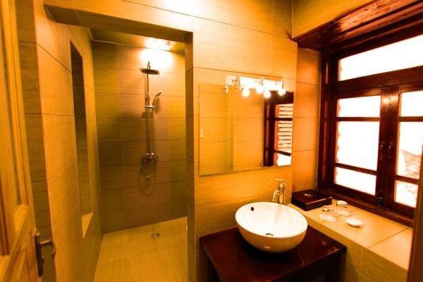 Шангри-Ла: Shangri La Balagezong Lover Valley Hotel