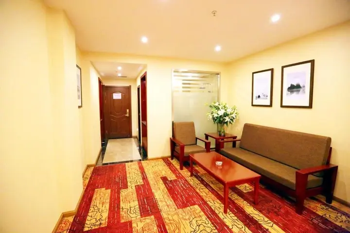 Куньмин: Kunming Yunzhixing Qihua Hotel