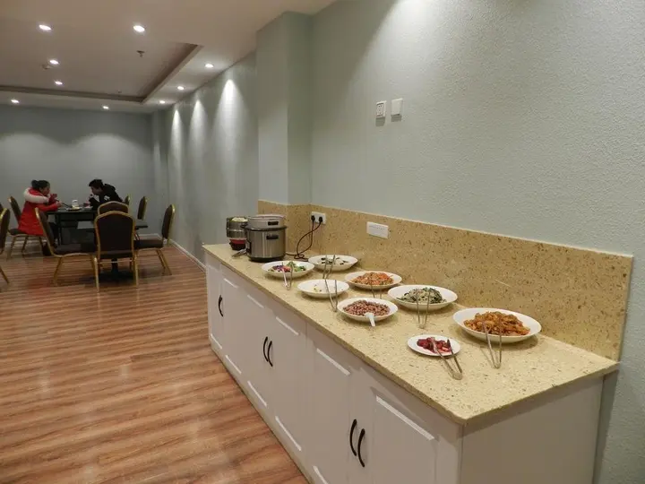 Тяньшуй: Tianshui East Inn