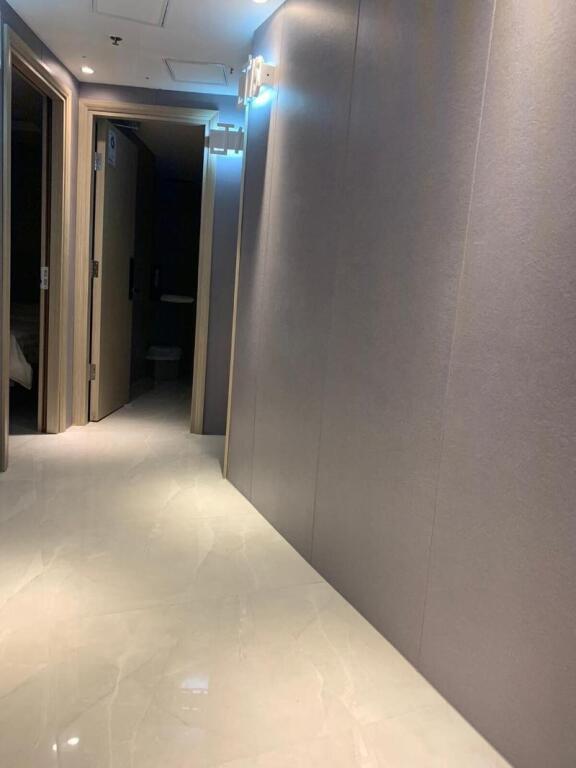 Гонконг: J Hotel