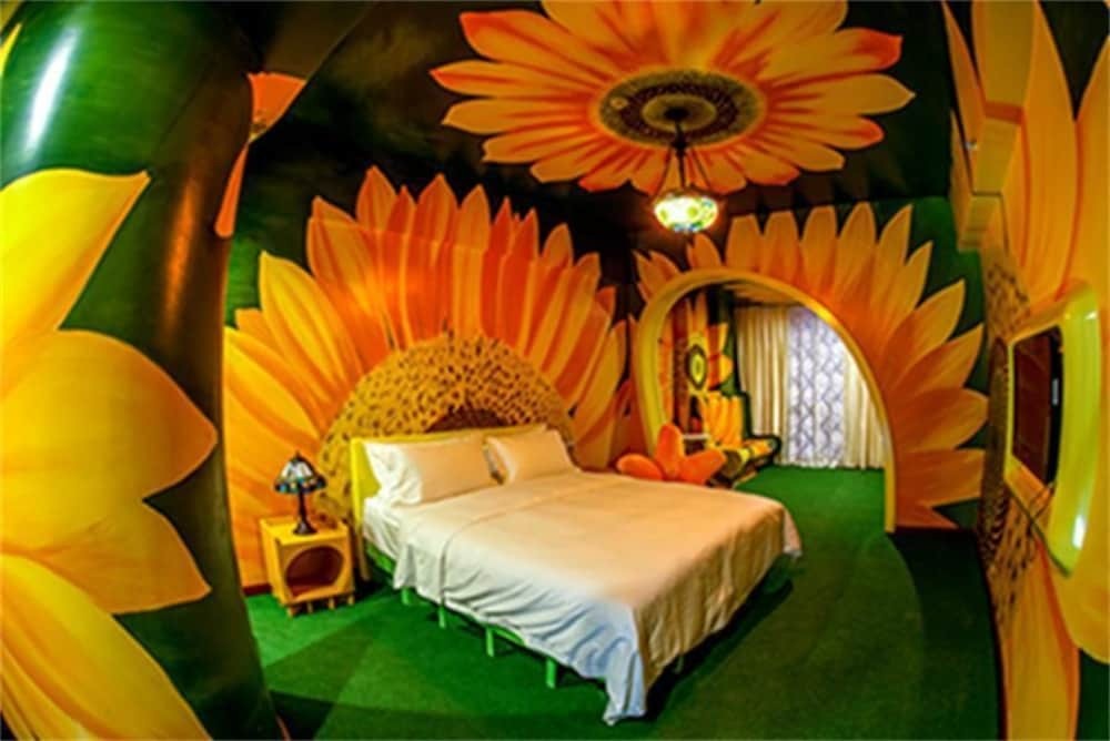Dream Color Hotel — фото 1