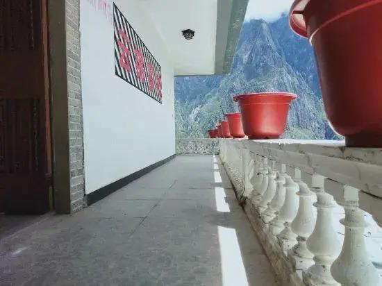 Шангри-Ла: Ben Li Wan Family Hotel