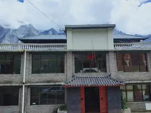 Шангри-Ла: Ben Li Wan Family Hotel