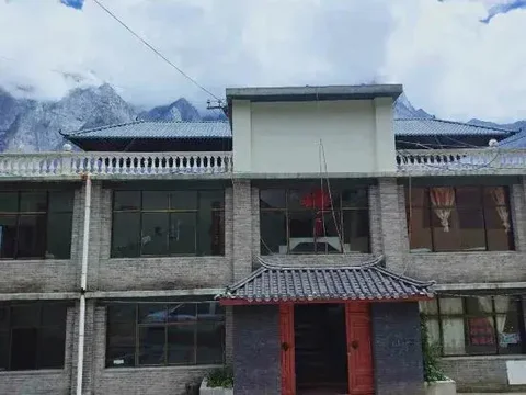 Шангри-Ла: Ben Li Wan Family Hotel