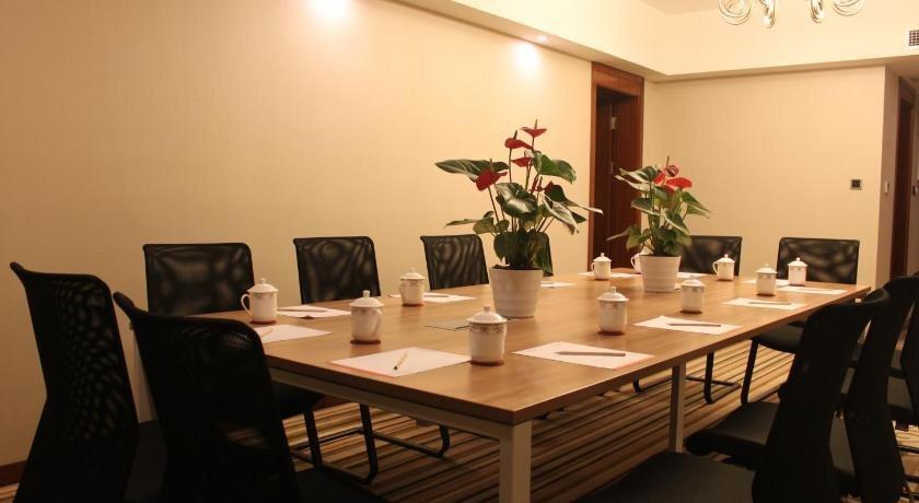 Чэнду: Pastoral Hotel (Chengdu Global Center)