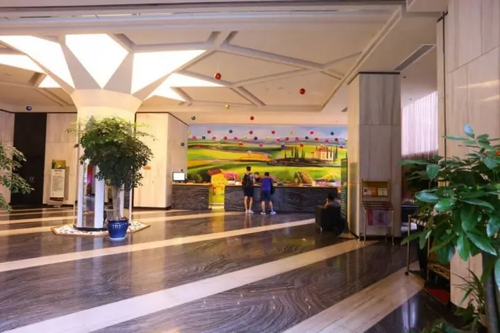 Чэнду: Pastoral Hotel (Chengdu Global Center)