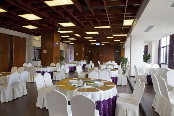 Чэнду: Pastoral Hotel (Chengdu Global Center)