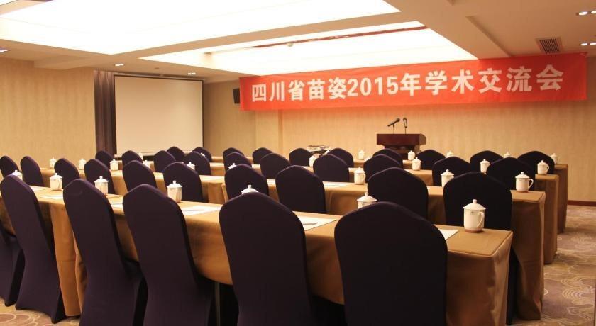 Чэнду: Pastoral Hotel (Chengdu Global Center)