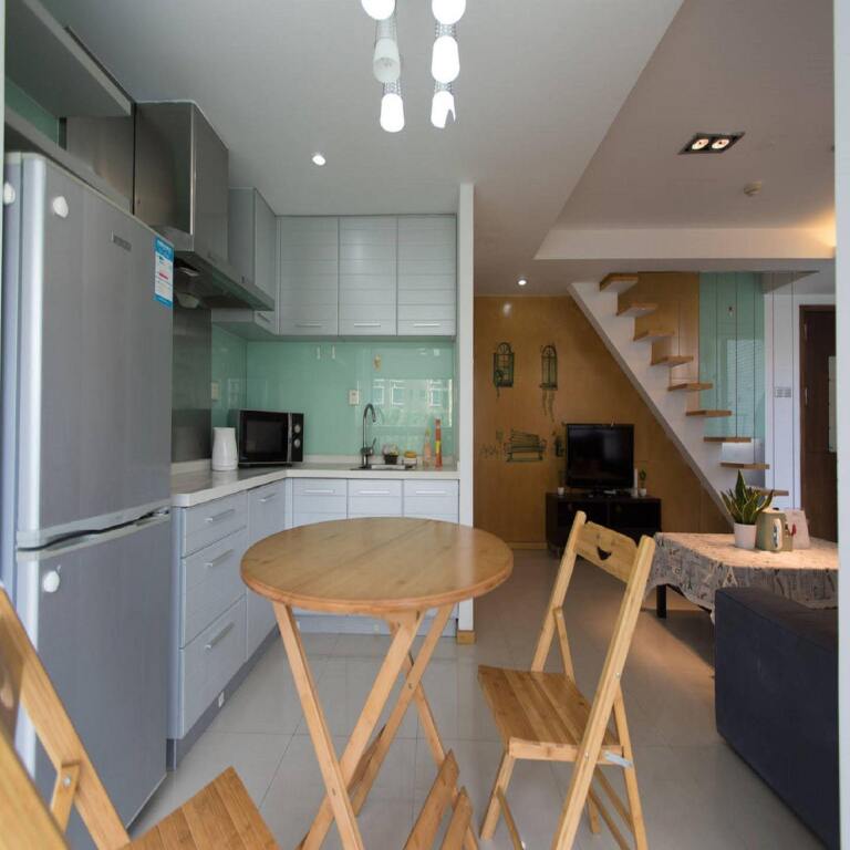 Шанхай: Century Home Service Apartment