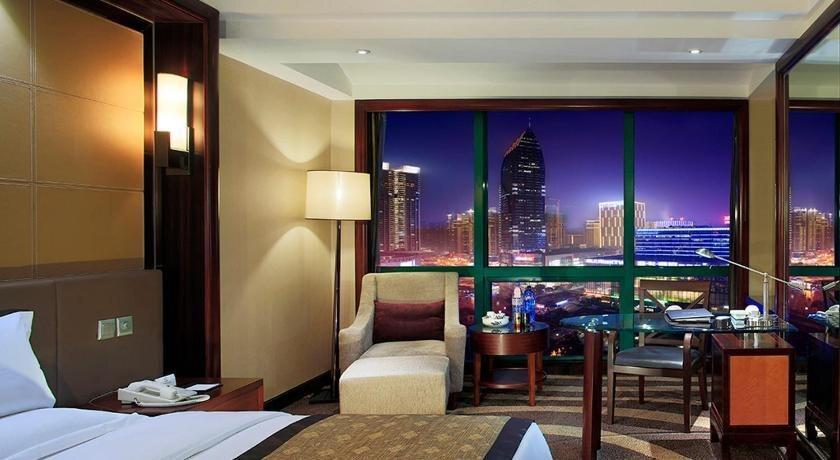Чунцин: Chongqing Empark Grand Hotel