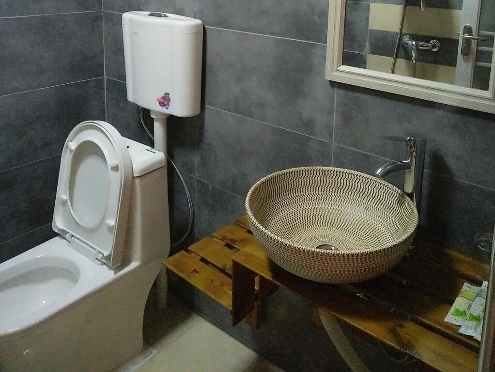 Яншо: Lazy Peoples Inn
