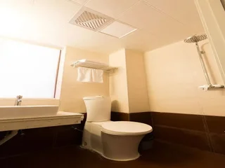 Циндао: H Hotel HongKong Middle Road