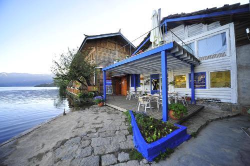 Лицзян: Luguhu Pariadise Hostel
