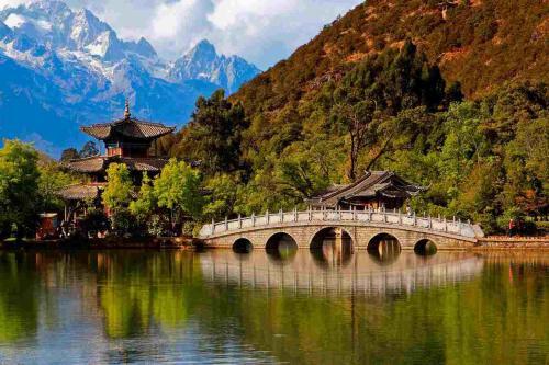 Лицзян: Bushe Jingpin Holiday Hotel