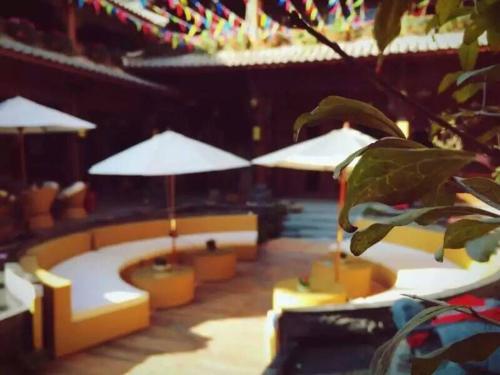 Лицзян: Bushe Jingpin Holiday Hotel