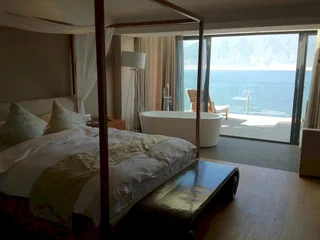Дали: Bonum Lakeside Boutique Hotel