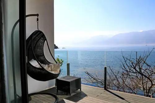 Дали: Bonum Lakeside Boutique Hotel