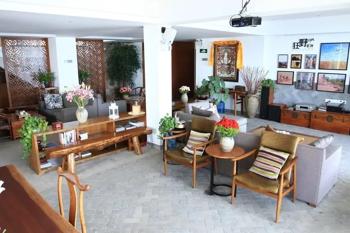 Дали: Bonum Lakeside Boutique Hotel