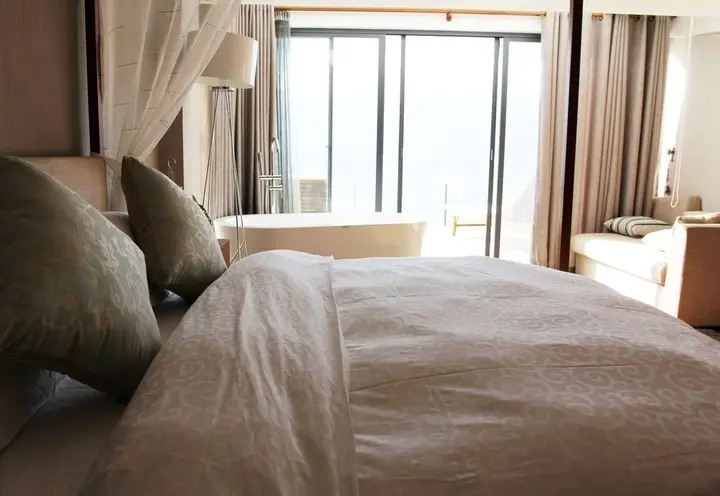 Дали: Bonum Lakeside Boutique Hotel