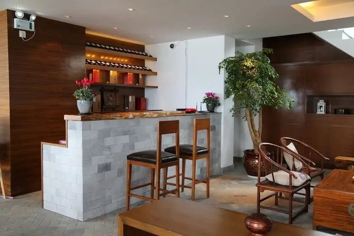 Дали: Bonum Lakeside Boutique Hotel
