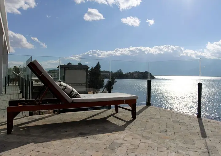 Дали: Bonum Lakeside Boutique Hotel
