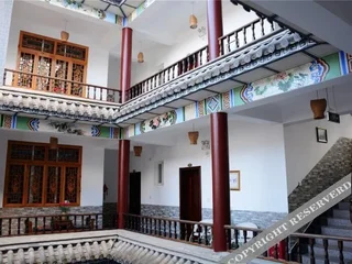 Дали: Yun Yu Inn