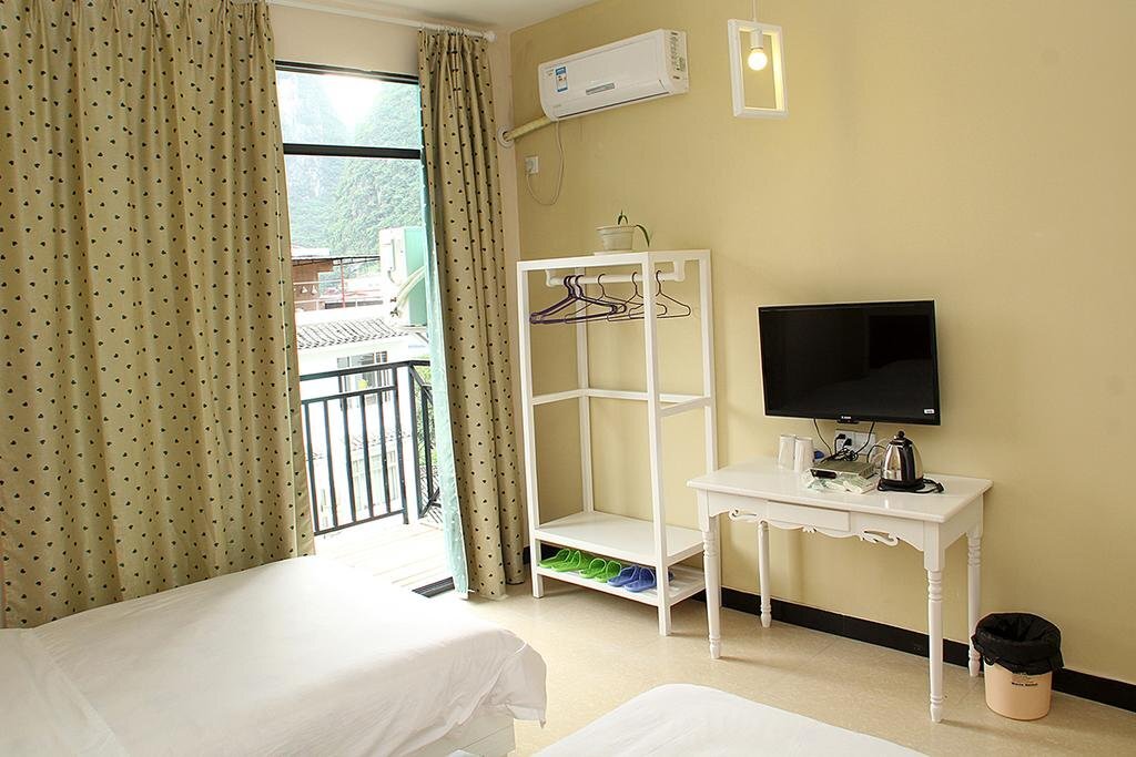 Яншо: Shanshan gap Year Hotel