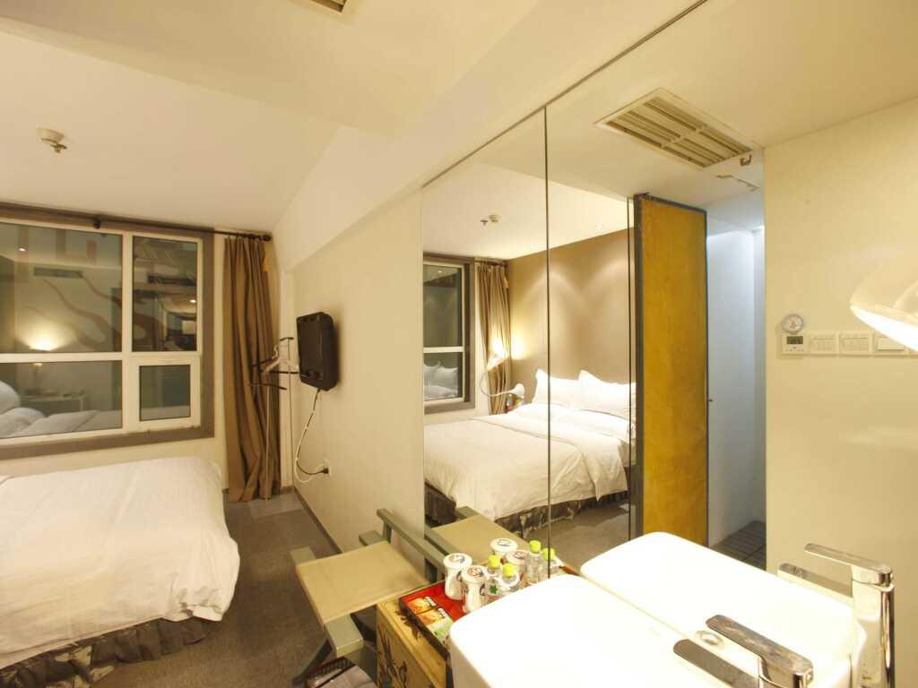 Циндао: China Community Art Habitat Hotel
