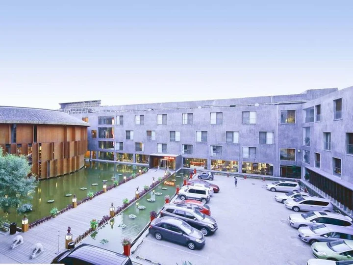 Циндао: China Community Art Habitat Hotel