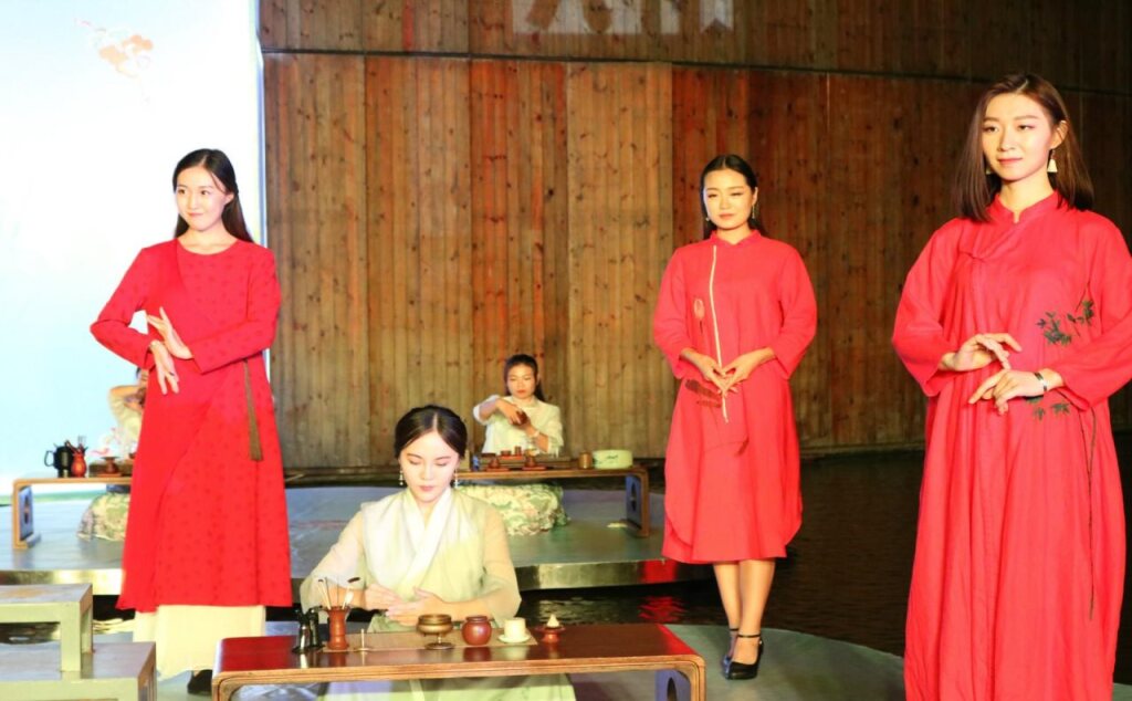 Циндао: China Community Art Habitat Hotel