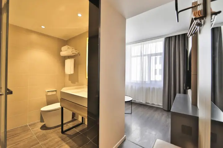 Чанчунь: Hanting Hotel Changchun Railway Station Branch