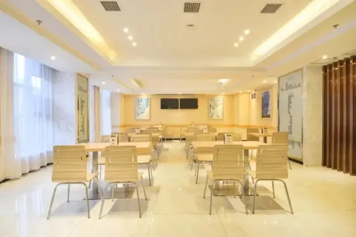 Ухань: Hanting Express Wuhan Huangpi Panlong Town