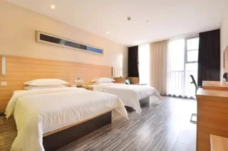 Ухань: Hanting Express Wuhan Huangpi Panlong Town