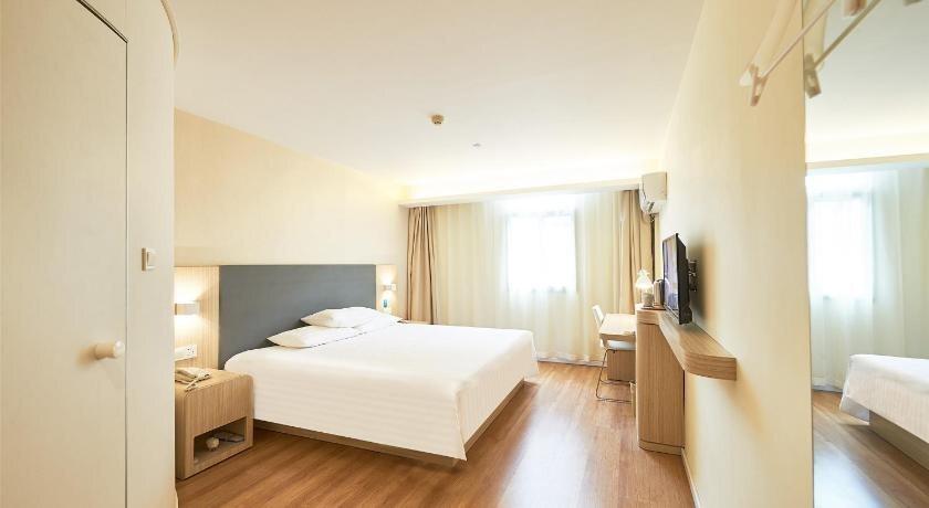 Ухань: Hanting Express Wuhan Huangpi Panlong Town