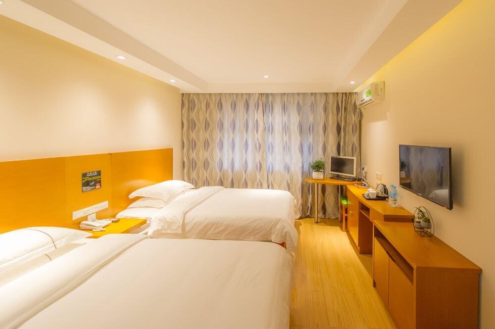 Гуйлинь: Qingpishu Hotel (Guilin West City Road,Walking street )