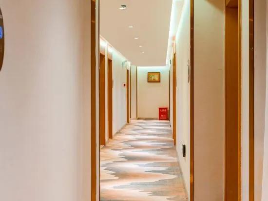 Гуйлинь: Qingpishu Hotel (Guilin West City Road,Walking street )