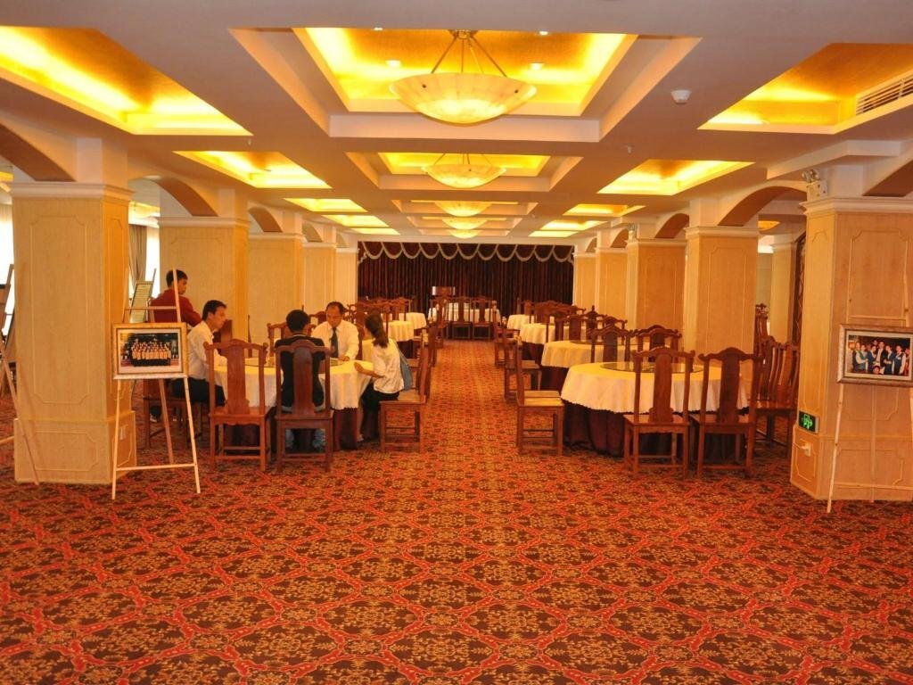 Фанчэнган: Dongxing Donghai Hotel