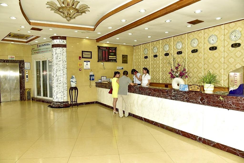 Шанграо: Jinjiang Hotel