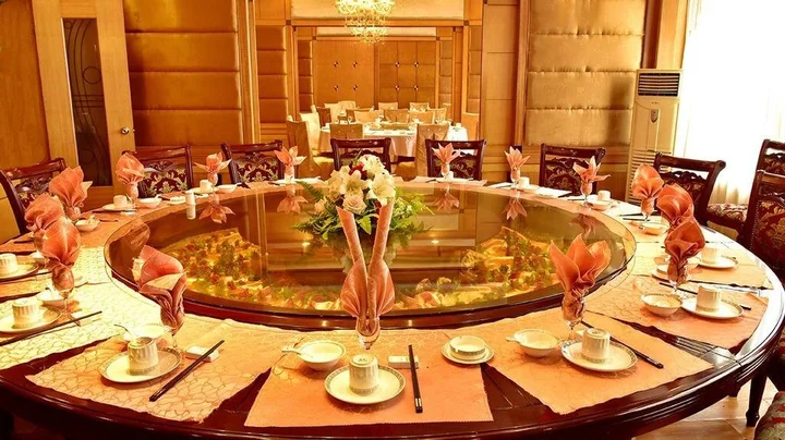 Шанграо: Jinjiang Hotel