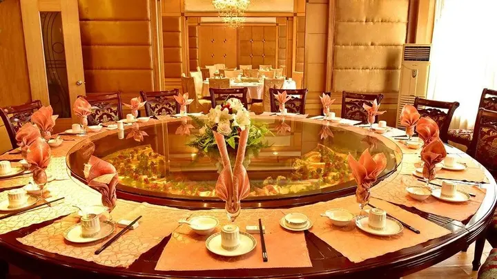 Шанграо: Jinjiang Hotel