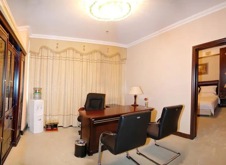 Чжэнчжоу: Peak Hotel