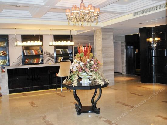 Пуян: Kaitai Business Hotel