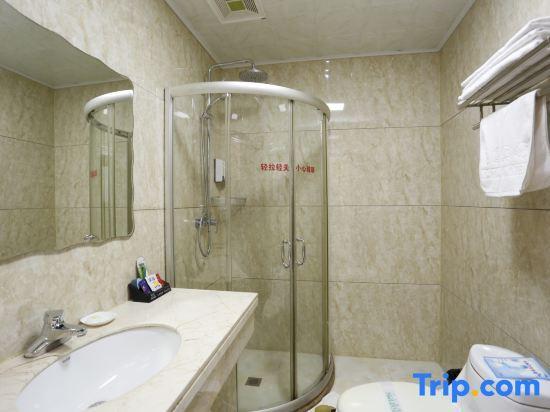 Даньдун: Dandong Garden Hotel