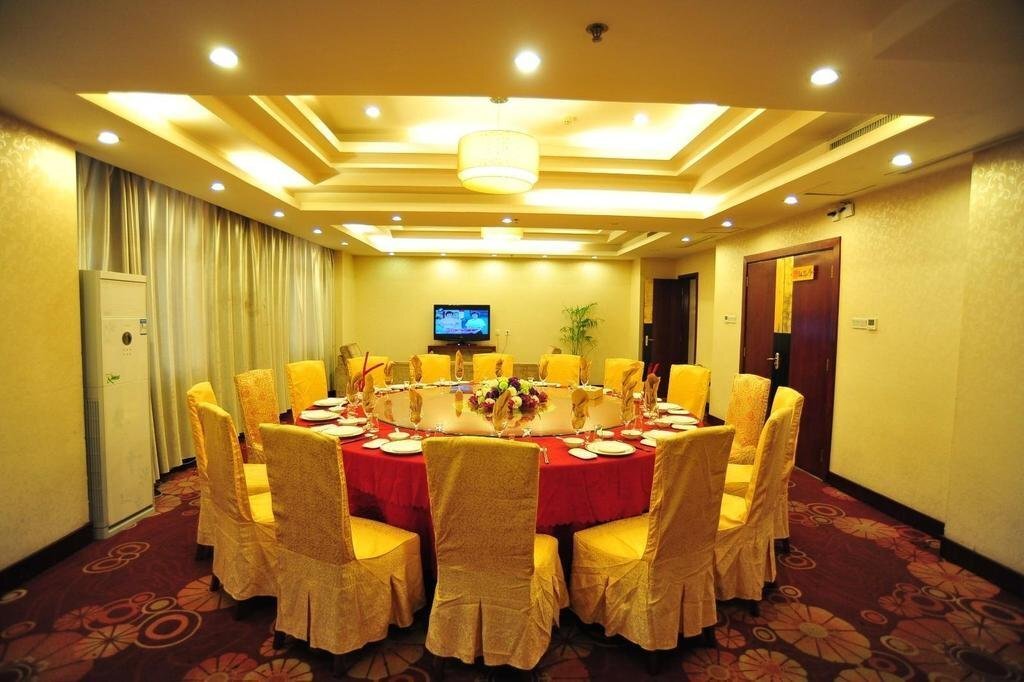 Фуян: Fuyang Jinggong Hotel