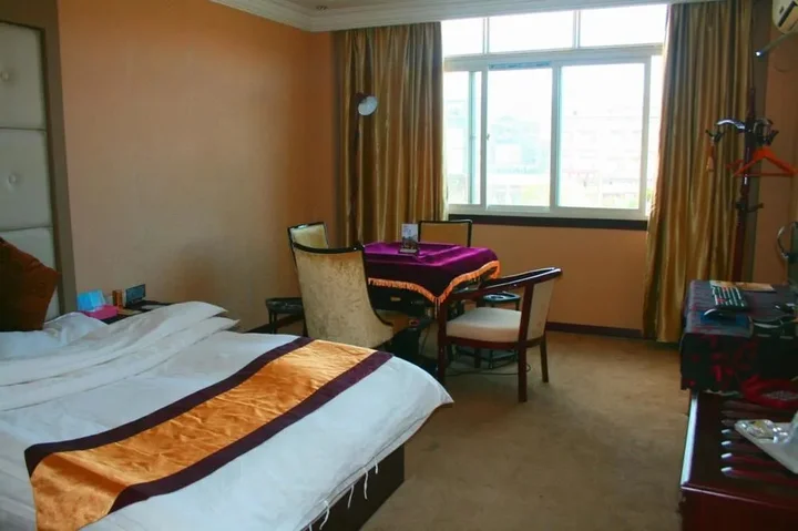 Шангри-Ла: Qinxin Holiday Hotel - Shangri-la