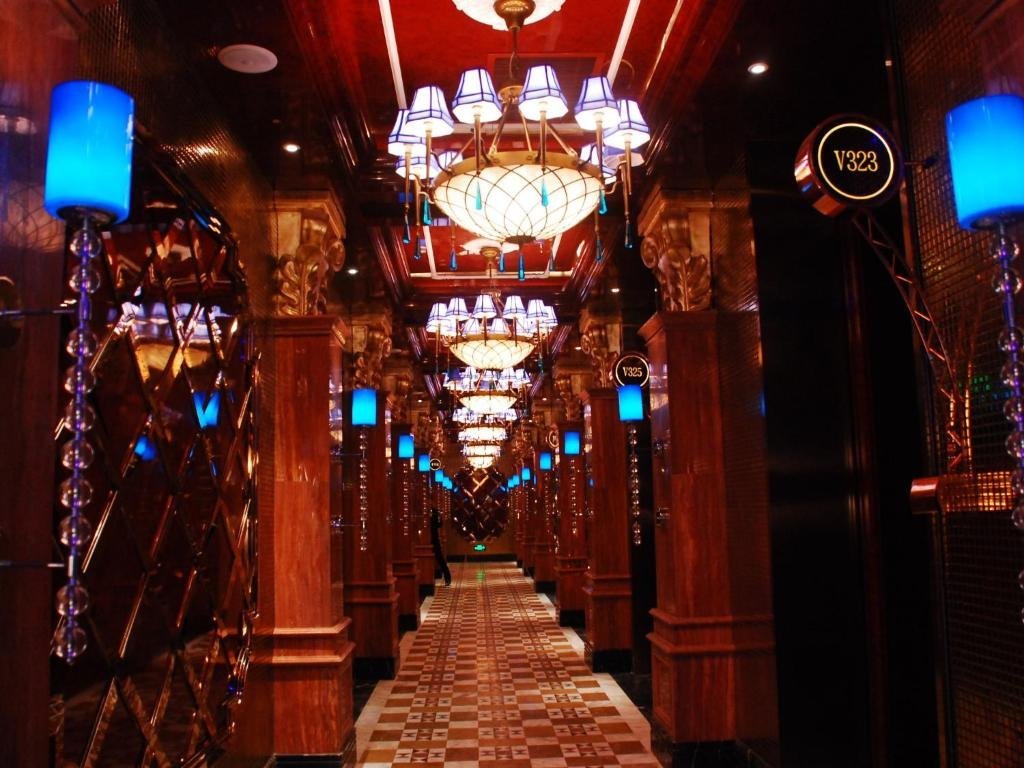 Aile Crown Holiday Hotel — фото 1