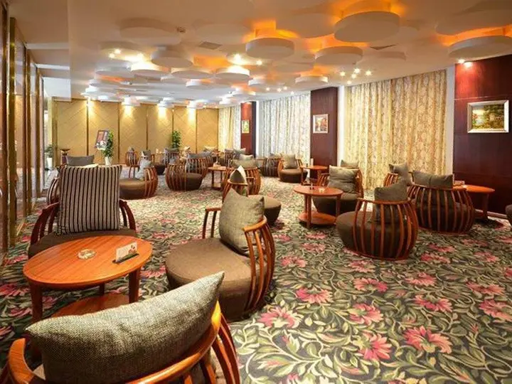 Цзясинь: Austrian Hotel
