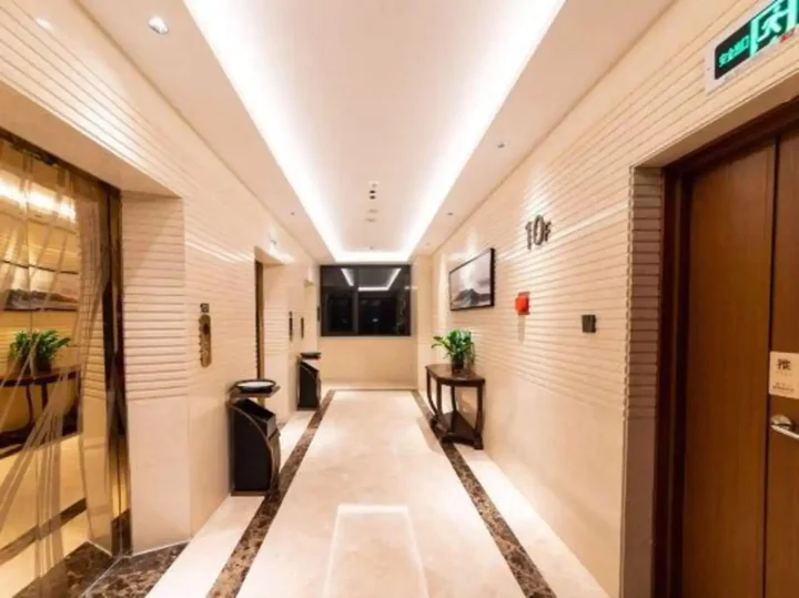 Шанграо: Huayun Hotel